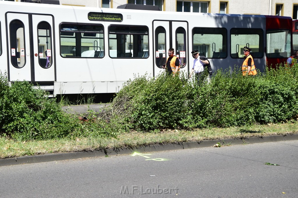 VU Roller KVB Bahn Koeln Luxemburgerstr Neuenhoefer Allee P091.JPG - Miklos Laubert